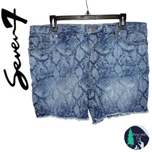 Seven7 Weekend Denim Snakeskin Shorts Womens 16 Blue Python Indigo Raw Hem EUC